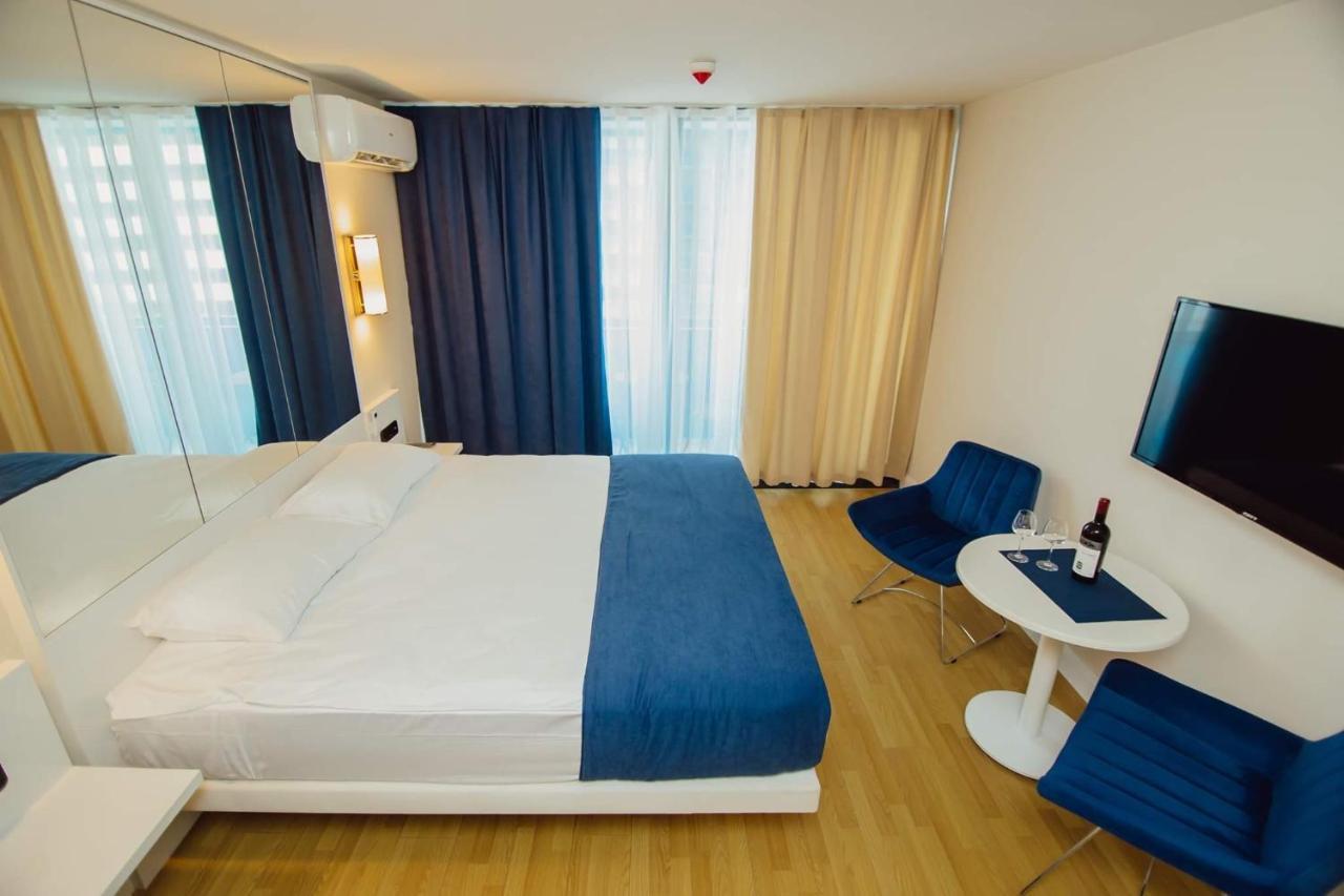 Nuage - 1St Line Sea View Apartments Батуми Екстериор снимка
